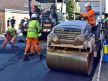 radnici postavljaju asfalt na ulicama
