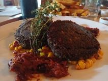 Veganske pljeskavice sa prilogom od povrća