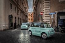 električni automobili fijat topolino prolaze centrom rima
