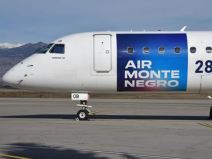 Avion kompanije Air Montenegro