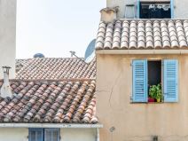 Napukli zidovi na kući u Marseju