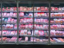 Mesni proizvodi u prodavnici