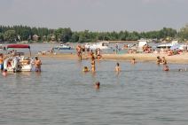 ljudi se kupaju na plaži Lido