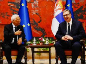Aleksandar Vučić, Antonio Košta