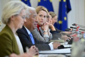 Kaja Kalas, Antonio Košta, Ursula fon der Lajen