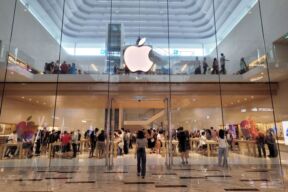 Prodavnica Apple proizvoda u tržnom centru u Kuala Lumpuru