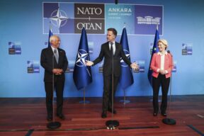 Antonio Košta, Mark Rute i Ursula fon der Lajen