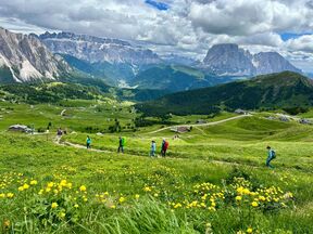 Pešačka planinska staza na Dolomitima