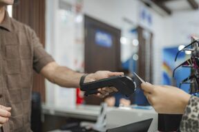 POS terminal_2752963789.jpg