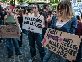 Protest aktivista za pravo na abortus u Rimu, Italija