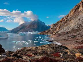 Fjord na istoku Grenlanda