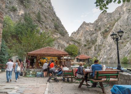 Ljudi u restoranu, Severna Makedonija