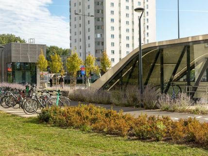 Ulaz u jednu od metro stanica u Varšavi