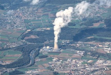 Pogled na nuklearnu elektranu u Austriji iz vazduha