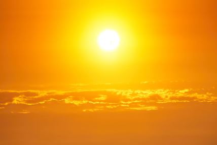 sunce kao ilustracija za klimatske promene i vrućinu
