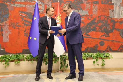 Aleksandar Vucic i Andreas fon Bekart.jpg