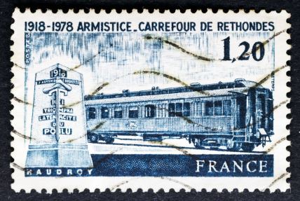 Stara markica koja prikazuje vagon u kome je potpisan mir u Prvom svetskom ratu