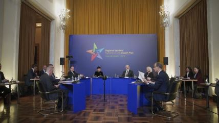 Marta Kos, u sredini levo, tokom Samita regionalnih lidera o Planu rasta.