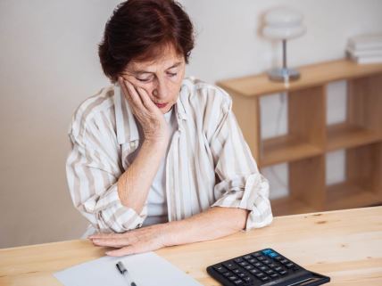 Penzionerka računa troškove