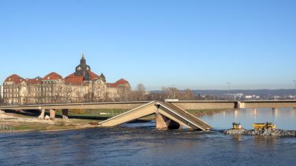 Srušeni most Karola u Drezdenu