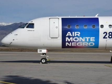 Avion kompanije Air Montenegro