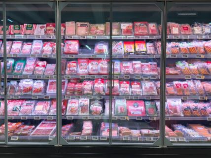 Mesni proizvodi u prodavnici