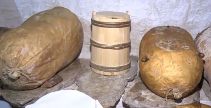gatački kajmak u mešinama