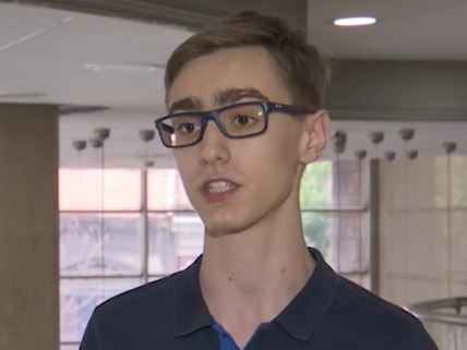 Andrej Drobnjaković, učenik Matematičke gimnazije, osvojio je pet zlatnih medalja na Olimpijadi u Singapuru