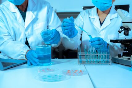 naučnici u laboratoriji