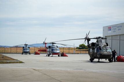 helikopteri koji učestvuju u gašenju požara u Deliblatskoj peščari