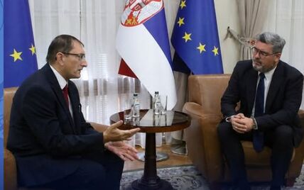 Ministar za evropske integracije Nemanja Starović sa direktorom Stalnog sekretarijata Transportne zajednice Talisom Linkaitsom