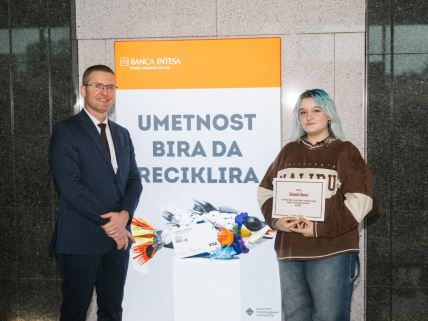 danica simonić je dobila zahvalnicu od Banca Intesa na konkursu Umetnost bira da reciklira
