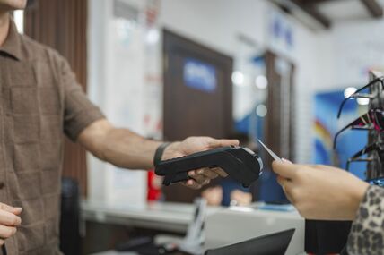 POS terminal_2752963789.jpg