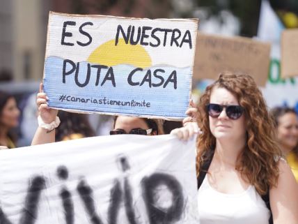 Meštani Kanarskih ostrva protestuju zbog prevelikog broja turista