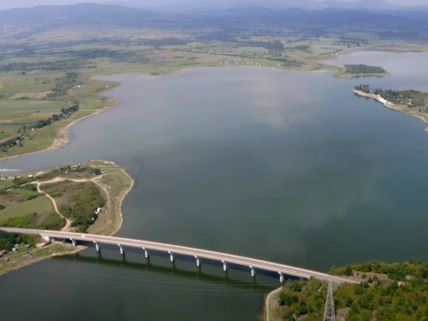Pogled iz vazduha na Gružansko jezero