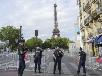Policajci obezbeđuju Pariz za Olimpijske igre