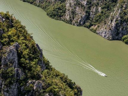 Pogled na Đerdapsku klisuru sa vidikovca Ploče