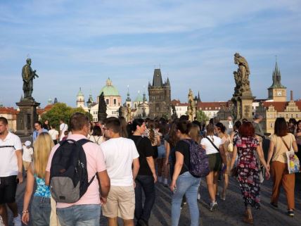 Ulice Praga prepune turista iz celog sveta