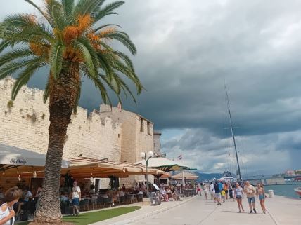 Trogir na hrvatskom primorju tokom letnjih meseci