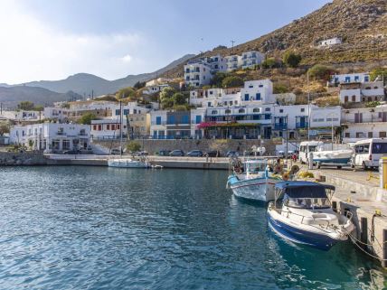 Livadija, glavna luka grčkog ostrva Tilos