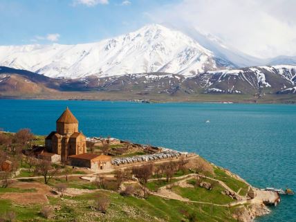 jermenski manastir na ostrvu Ahtamar na istoku Turske