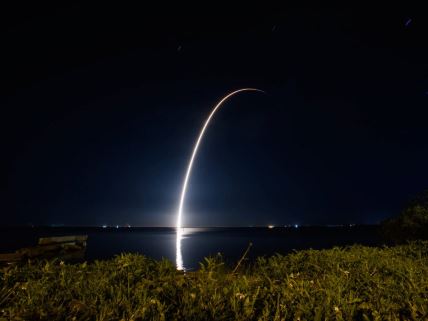 Lansiranje rakete koja nosi nekoliko Starlinkovih satelita