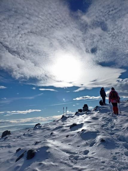 Planinari se penju na vrh Povlen prekriven snegom