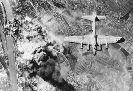 Američki bombarderi napadaju nemačke teritorije u Drugom svetskom ratu