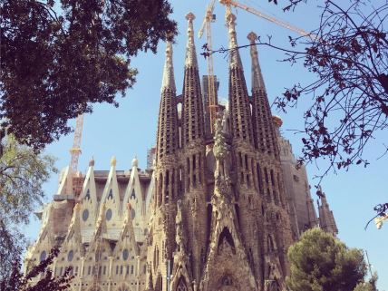 Sagrada Familia je čuvena katedrala u Barseloni