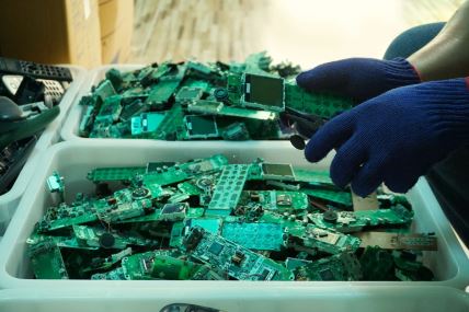 reciklaža matičnih ploča mobilnih telefona