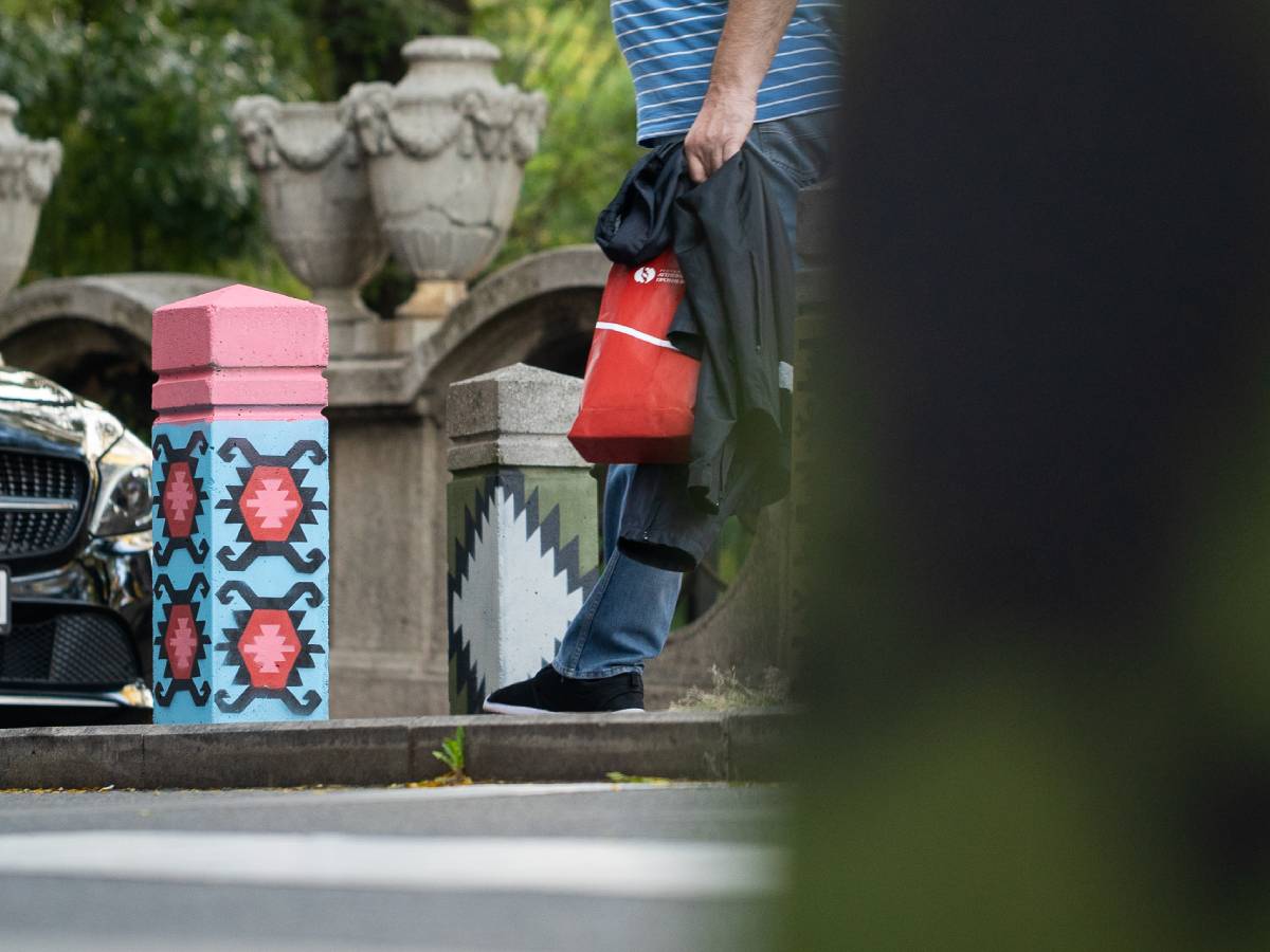 Ulični stubići kod Etnografskog muzeja u Beogradu oslikani po šarama pirotskog ćilima