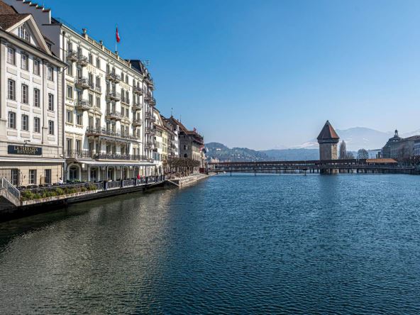 Lucern i pogled na čuveni most