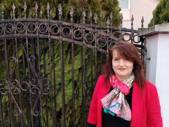 Tatjana Dražilović ispred Kuće mogućnosti