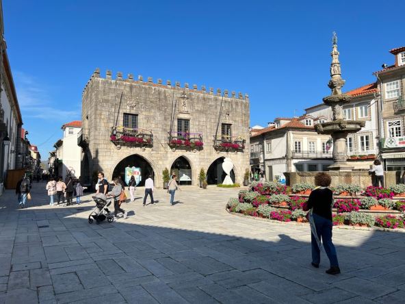 Trg vijana do Kastel